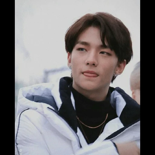 lee felix, xu xianzhen, chonguk is 18, handsome boy, korean men's style