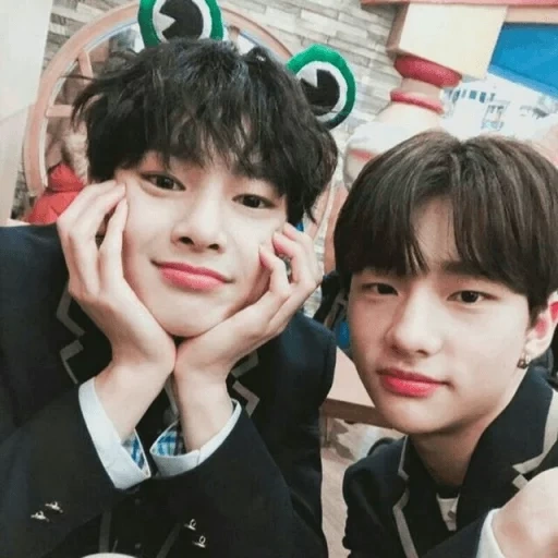 dengan hyun-jin, hyunzhin chonin, henjin chonin, i n stray kids, hyunjin dan jeongin