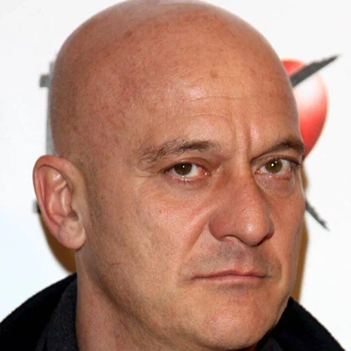 la commedia, claudio bisio, multiverse madness, attore italiano, attore di celebrità