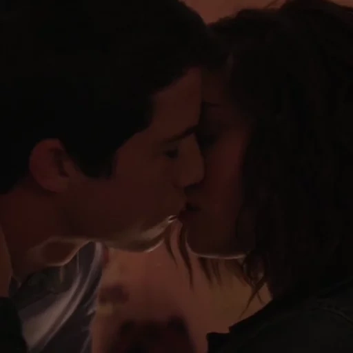 kiss, people, 13 reasons, focus camera, katherine langford