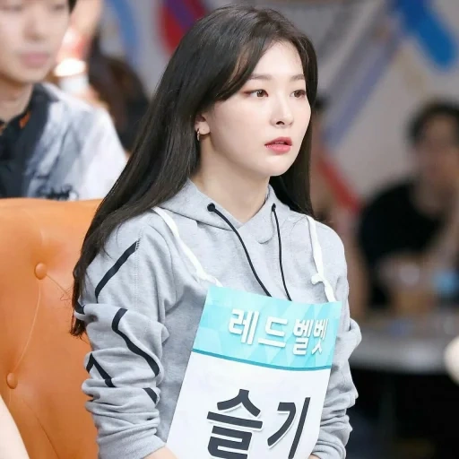 kan silgi, red velvet irene, korean girls, seulgi red velvet, idols of the girl with leaflets