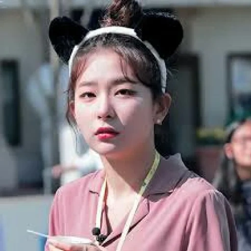 kansergi, moda coreana, actor coreano, terciopelo rojo seulgi, actriz coreana