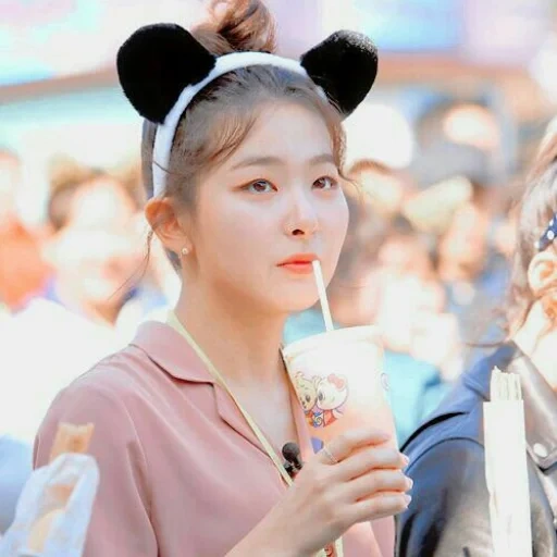 asiatiques, saisissez une requête, twist big dazzle 2019, chat de lune doré éblouissant, femmes coréennes