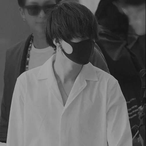 bts yoongi, máscara bts shuga, min yongi bts, min yongi suga, min yungi airport style