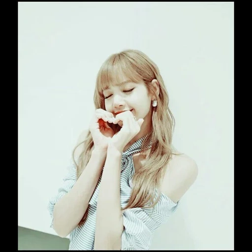 девушка, black pink, blackpink lisa, телефон камерой, фотографии лисы