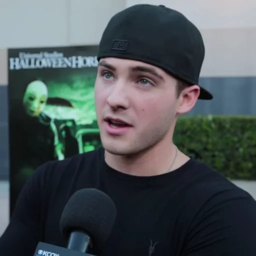 joven, hombre, cody christian, familia famosa, stephen amer 2021