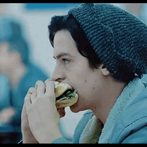jughead, riverdale, riverdale cast, spores dylan cole, cole spruce is eating a hamburger
