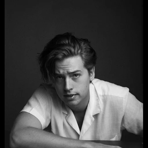 col, buenos chicos, sund dylan cole, perfil de suministro de cole, cole sprouse riverdale