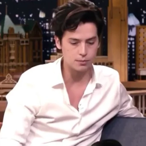 cole sprouse show, cole sund riverdale, cole sprouse riverdale, jimmy fallon cole sprouse, cole urgente da noite