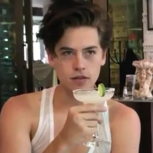riverdale, spruce dylan cole, cole spruce makan, cole spruce yang humoris, cole sprouse riverdale