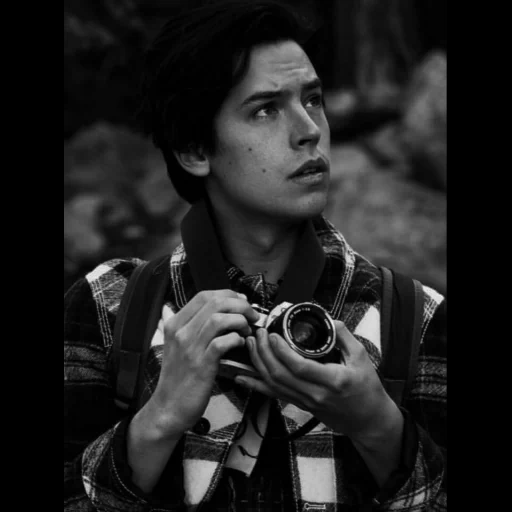 cole spruce, pria tampan, spruce dylan cole, pacar cole spruce, cole sprouse riverdale