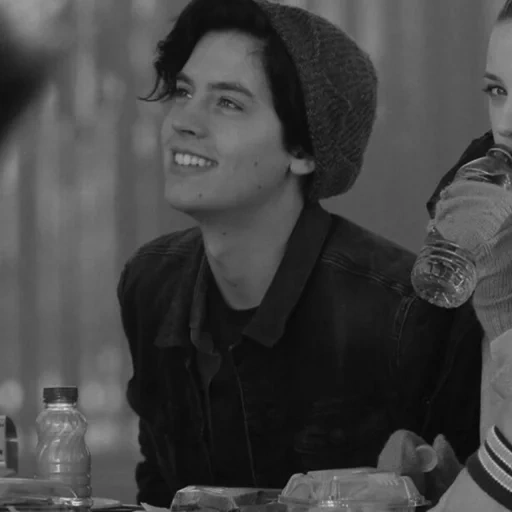 jaghead, riverdale, sund dylan cole, cole sprouse riverdale, sorriso cole sun riverale