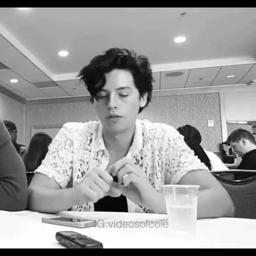 спроус дилан коул, cole sprouse riverdale, коул спроус сейчас 2020, коул спроус эстетика ривердейл, коул спроус ривердейл обои эстетика