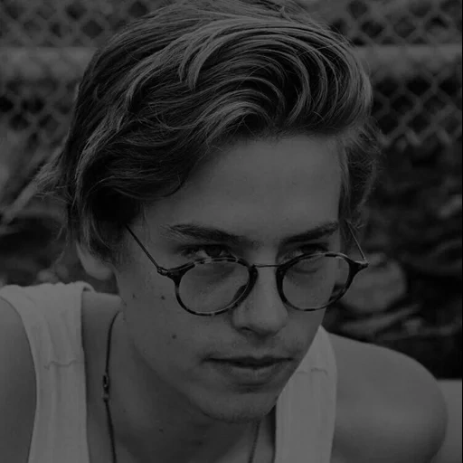 spruce dylan cole, colsprus golden fat, gaya rambut cole spruce, cole sprouse riverdale
