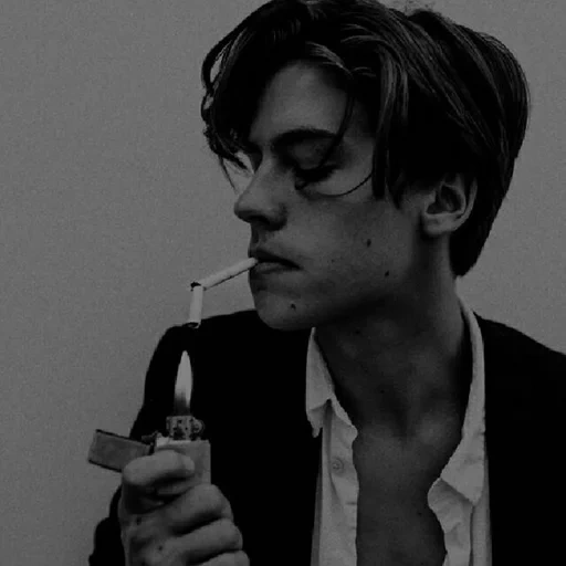 sund dylan cole, cole sun fuma, cole sol de la siga, cole sund cigareta, carbón