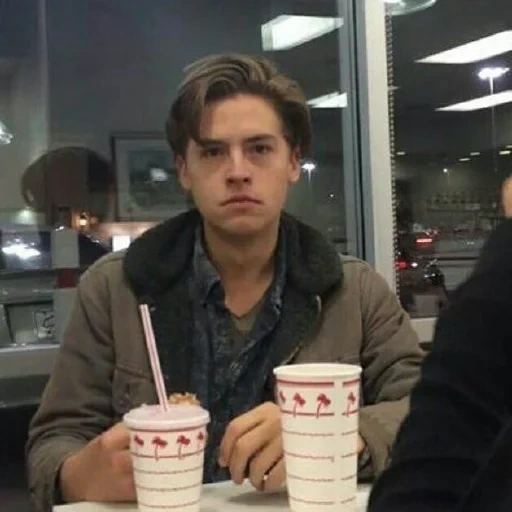 riversdale, jagger hide betty, sprussiano dylan cole, cole spruss é engraçado, cole sprouse riverdale