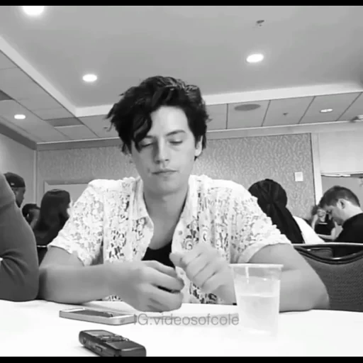 спроус дилан коул, коул спроус коллаж, cole sprouse riverdale, коул спроус сейчас 2020, американ бой коул спроус