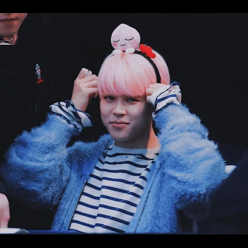 chimin she, jimin bts, chimin carino, park ji min è carino, capelli rosa rossi