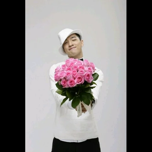 tae yang, people, publicité de fleurs, da bong flower, taeyang with flowers