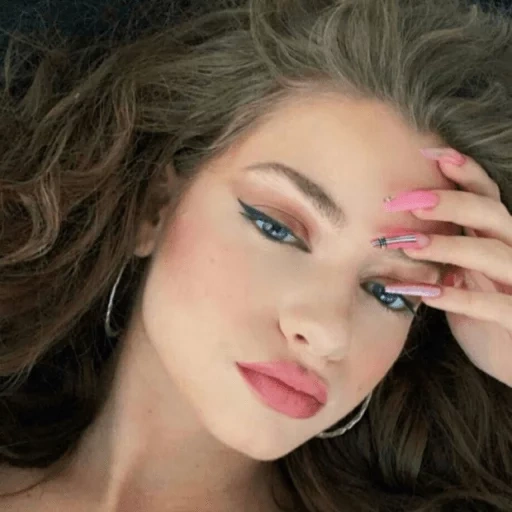 dytto, maquillaje, mujer joven, hermoso rostro, courtney kelly dytto