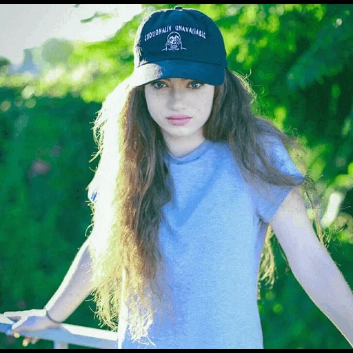 dytto, young woman, dytto childhood, stylish girl, real girl