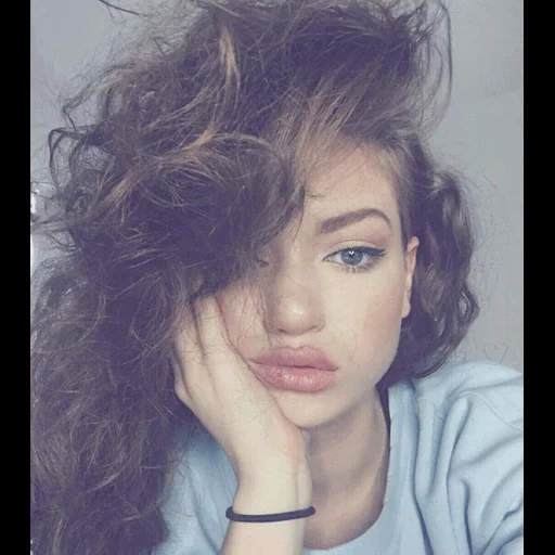 dytto, young woman, dytto drain, curly girl, courtney kelly dytto without makeup