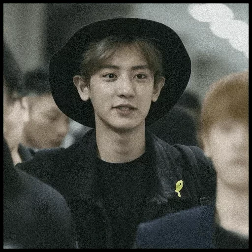 pak chanyeol, chanyeol exo, sombrero de chanel, baekhyun exo, parque chanyeol