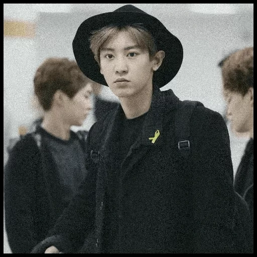 chanel, pak chanyeol, exo chanyeol, sombrero de chanel, titulares de chanel backhyun