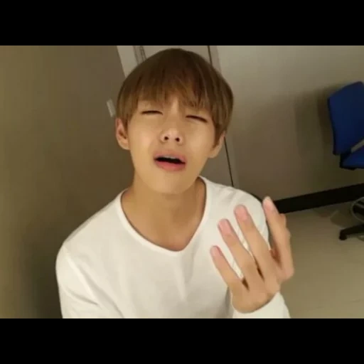 taehyung, kim taihang, chemin bts, kim tae-hyun, bts taehyung