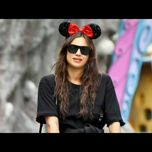 shake, irina shayk, irina shayk bradley, schwanger irina shayk, irina shayk disneyland