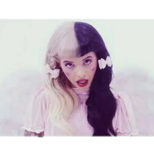 melaney martinez, melanie martinez 2022, piala melanie martinez sipi, cry baby melanie martinez, cover k12 melaney martinez