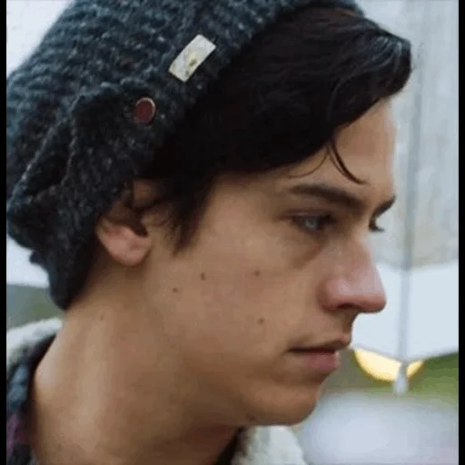 jaghead, corsprous riverdale, cole sprouse riverdale, cole spruce riverdale hat, cole spruce parik riverdale