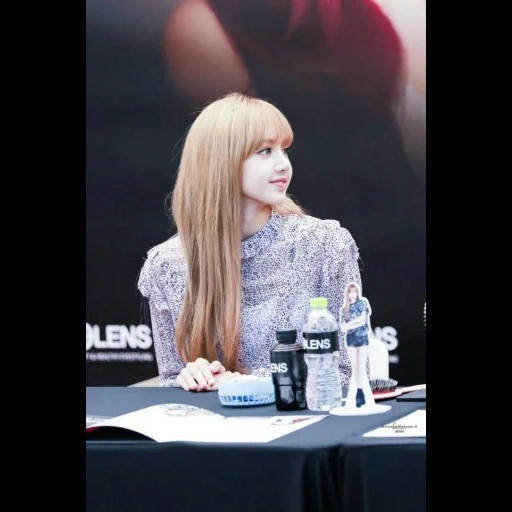 filles, poudre noire, lisa blackpink, rencontre avec les fans de blackpink, blackpink x olens 60s twk