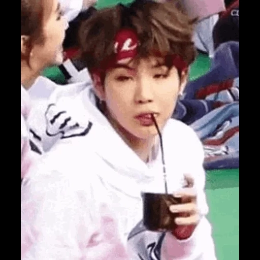 yongi, zheng zhongguo, bts yongi, min youngi, bts shuga bêbado