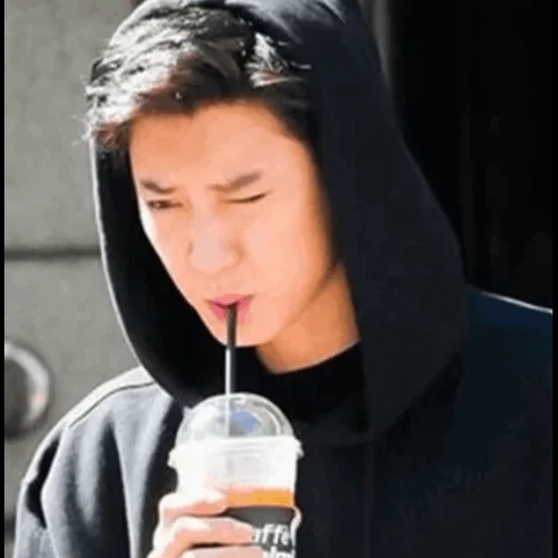 pak chanyeol, adorables, gars de la corée, exo chanyeol, boisson chanyeol