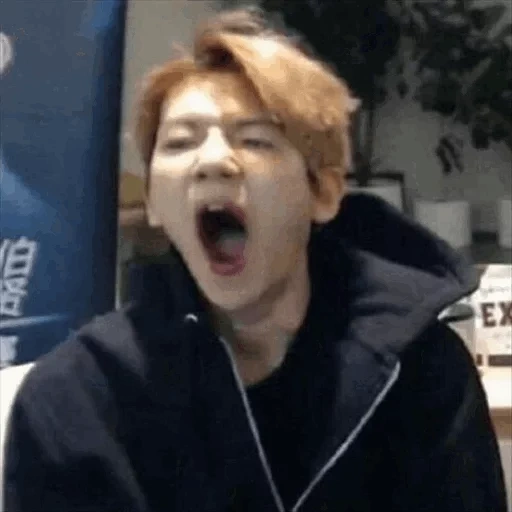 smiling face, exo baekhyun, a funny face, baixing exo meme, exo baixing meme