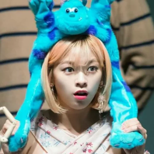 yu chongyong, twice jungyeon, twice jeongyeon, cosplay 4.4 idol-ian death idol oleh sergei yurkin