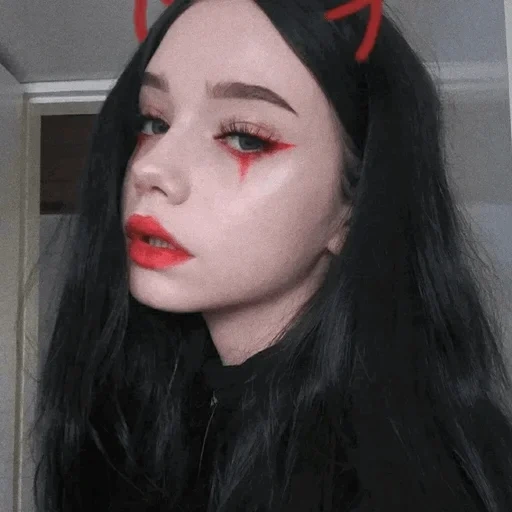 makeup girl, halloween makeup, gothic makeup, gothic eye makeup, scary halloween makeup