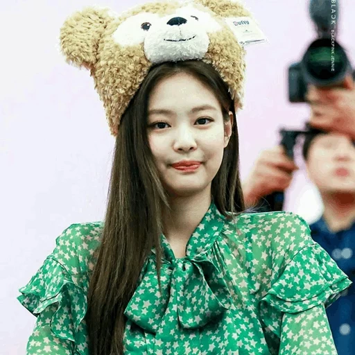 utuh, jennie, kamera, rol, lagu favorit