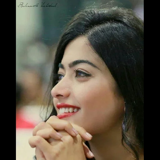 gadis, rashmika, rashmika mandana, wanita cantik, penampilan gadis kulit putih