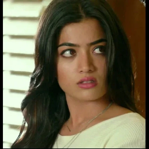 junge frau, schiitisches mädchen, thapki pandey, rashmika mandanna, vertrauenswürdige türkische serie 108