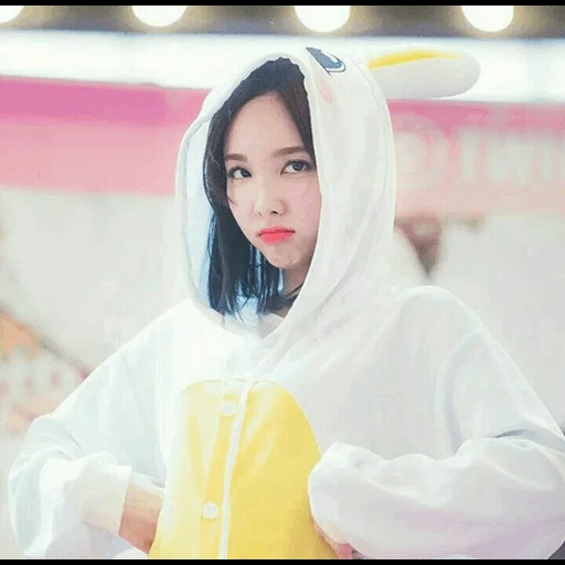 twice, ellos contrataron, nayeon tt, twice nayeon, nayeon bunny