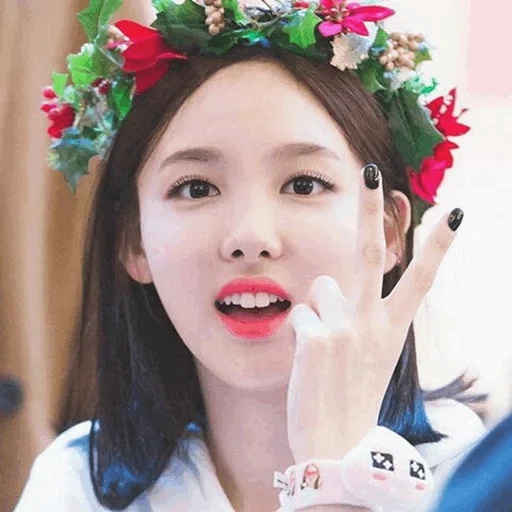 duas vezes, eles são naun, duas vezes nayeon, duas vezes dahyun, nayeon prepebut