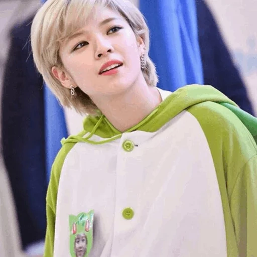 dua kali, dua kali lipat, dua kali jeongyeon, dua kali lipat jungyeon 2020, junging dua kali hijau