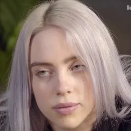 filles, billy alish, billie eilish, les cheveux de billy alish, billy alish aux cheveux blancs