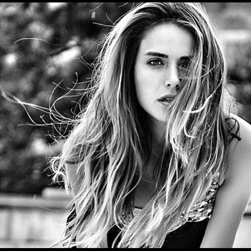 jeune femme, femme de ménage, gokshen atesh, style de mode, blanca suarez maxim