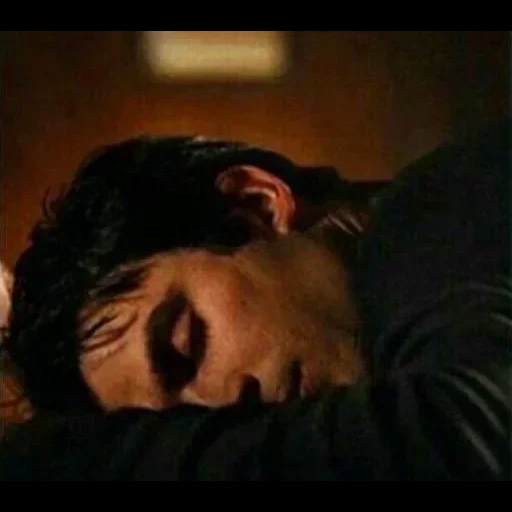 le riprese del film, damon salvatore, damon salvador, damon elena dorme, dormendo damon salvatore