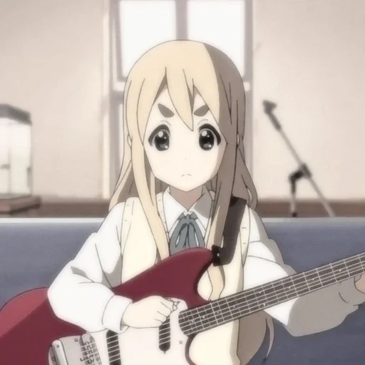 mugi, mugi chan, minako kotobuki, tsumugi kotobuki, tsumugi kotobuki avec un synthétiseur