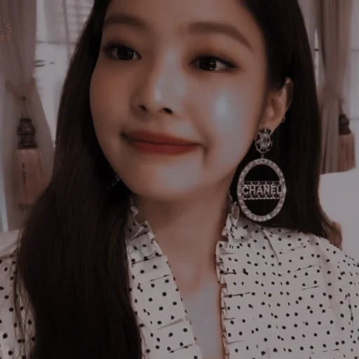 jennie, polvere nera, jennie blackpink, versione coreana delle ragazze, jennie solo diari