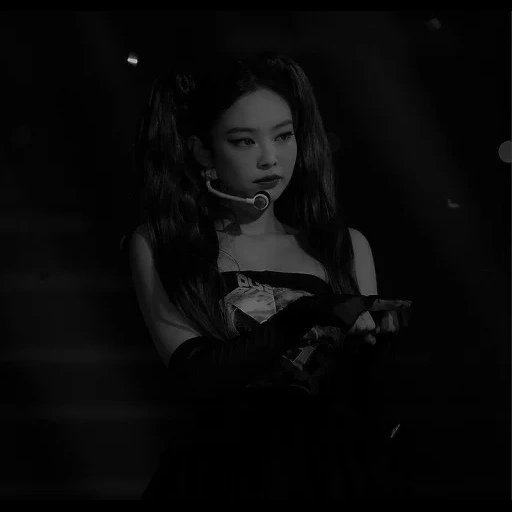 jennie, kim jisu, jenny kim, pink preto, jennie blackpink